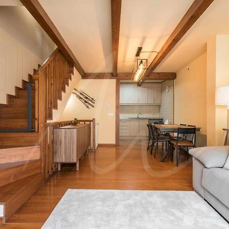 Casa Artiga De Lin By Seamount Rentals Les Bordes Bagian luar foto