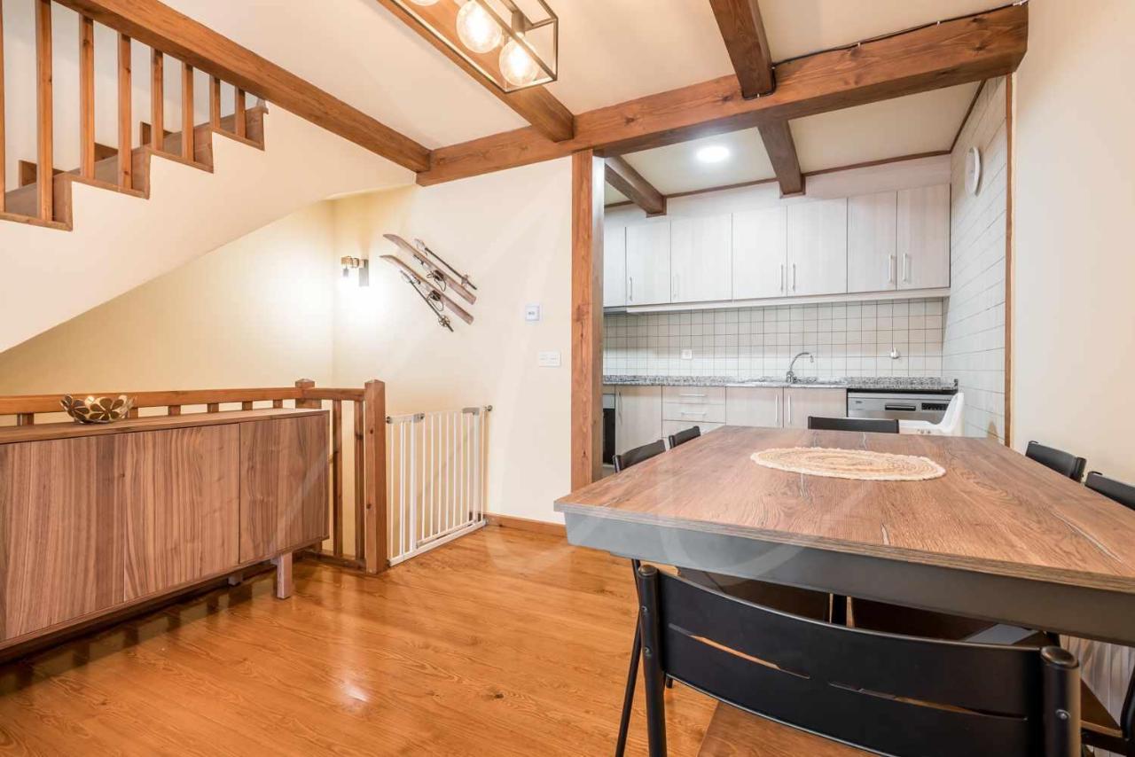 Casa Artiga De Lin By Seamount Rentals Les Bordes Bagian luar foto