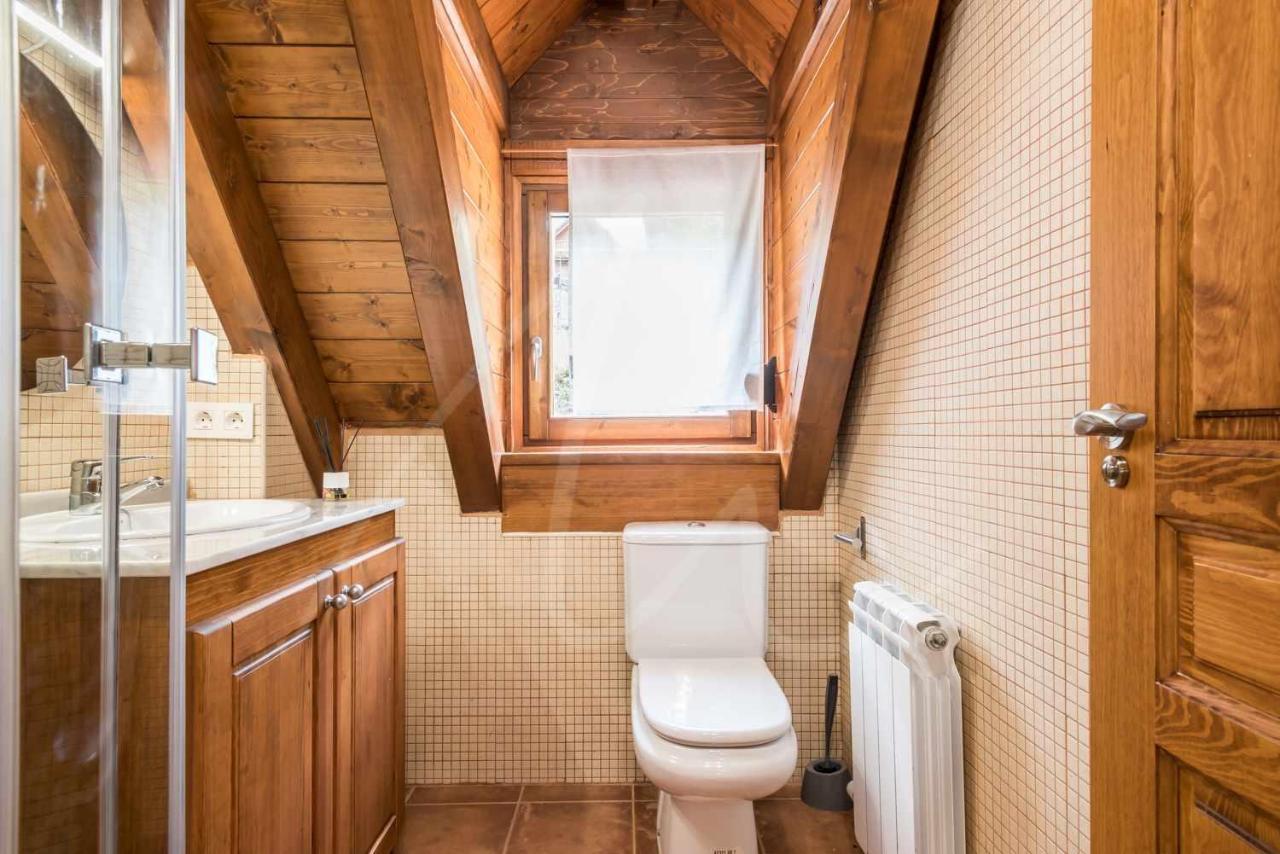 Casa Artiga De Lin By Seamount Rentals Les Bordes Bagian luar foto
