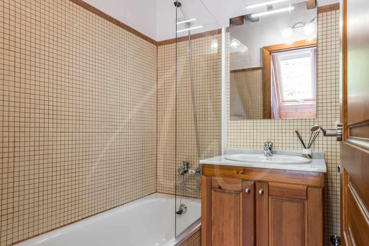 Casa Artiga De Lin By Seamount Rentals Les Bordes Bagian luar foto