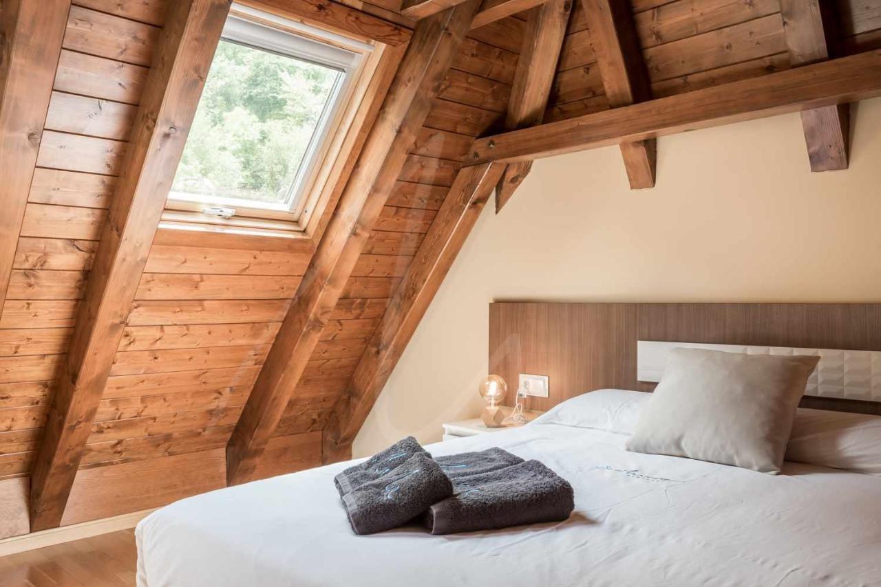 Casa Artiga De Lin By Seamount Rentals Les Bordes Bagian luar foto